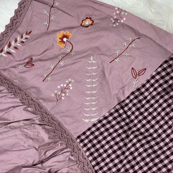 LOGO Lavish Boho Embroidered Blouse - Picture 4 of 11